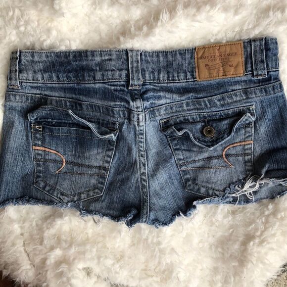 American eagle denim jean shorts size 10. - Picture 2 of 4